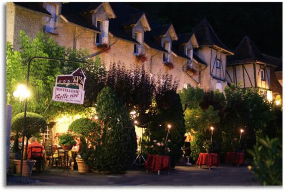 Hostellerie Belle Rive Gagnac-sur-Cere Bagian luar foto